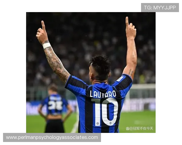 国米中场创造力枯竭问题显现,表面稳定难掩进攻组织困境 国米中场创造力枯竭问题显现,表面稳定难掩进攻组织困境