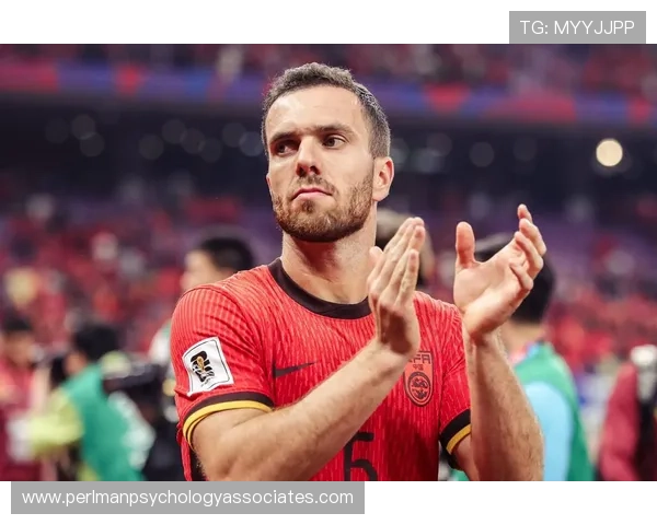 尤文图斯近期比赛仍缺乏控制力,中场组织与节奏掌控问题逐步反映 尤文图斯近期比赛仍缺乏控制力,中场组织与节奏掌控问题逐步反映