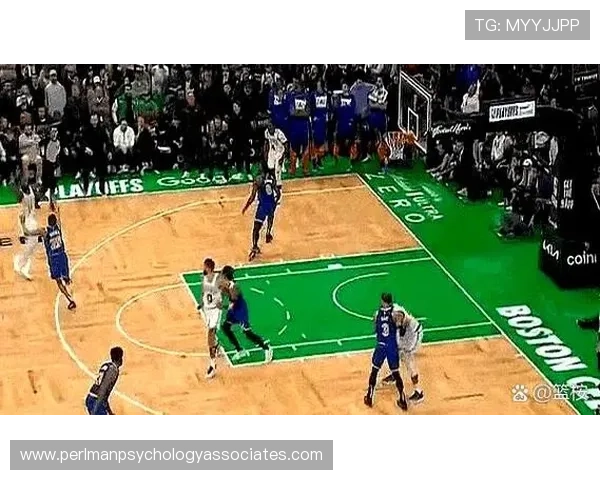 布里奇斯利用无球跑动拉开防守差距提升关键时刻得分效率