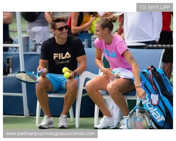 德约出去度假一周，带的行李比我家半年还多？！