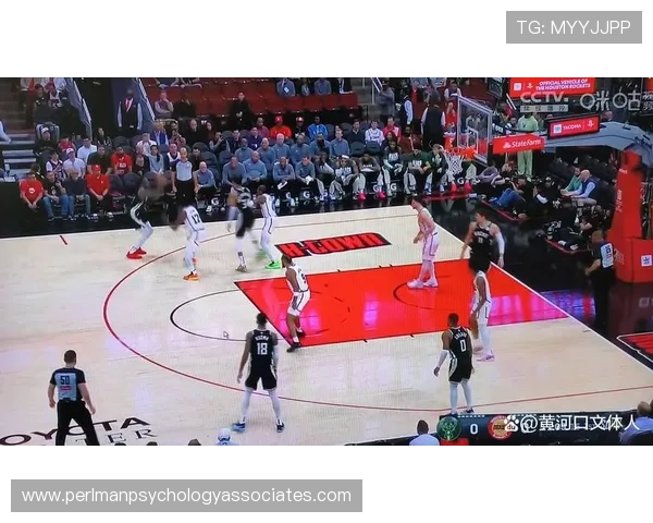 挡拆配利拉德，字母哥禁区得分占比上升胜过单打