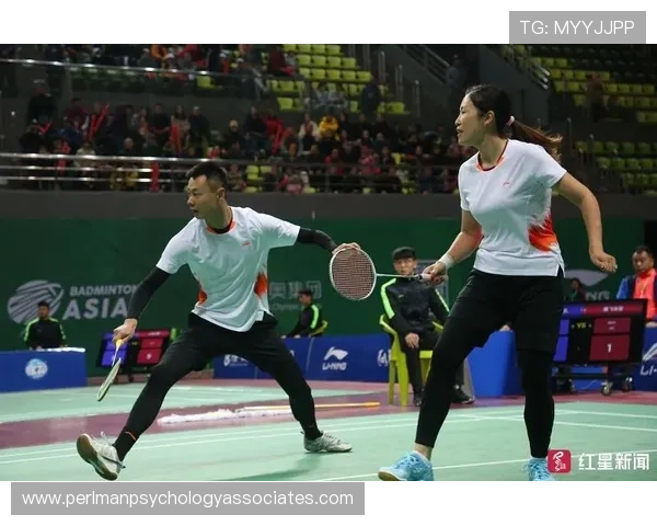 蔡赟当年比赛赢了就去吃路边摊，现在看他在直播间卖羽毛球拍，总觉得他兜里比我还干净